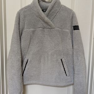 The North Face Campshire Fleece - women's teddy pullover